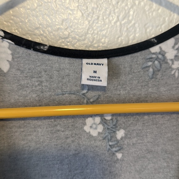 Old navy wrap dress - Picture 2 of 4